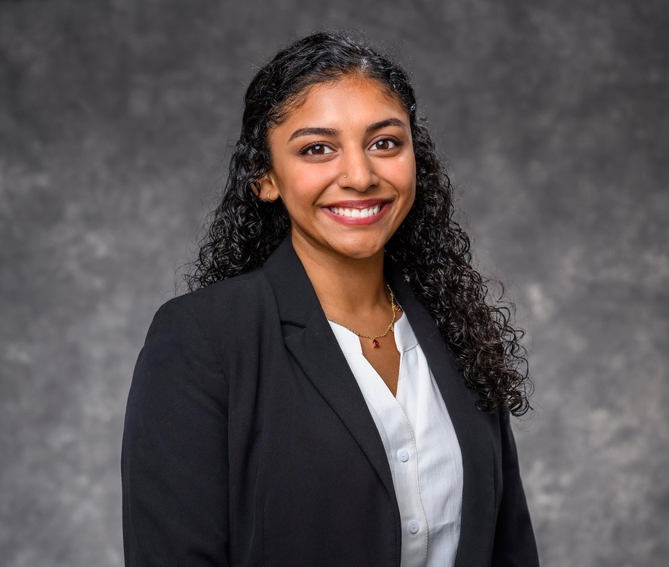 Bio photo of Veronica Goveas, senior class philanthropy director